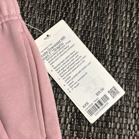 Lululemon scuba oversized mid-rise short 7” *graphic - Picture 3 of 9
